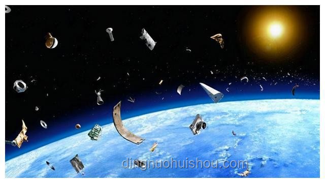 《祂的世界》：探索宇宙奥秘与心灵归宿